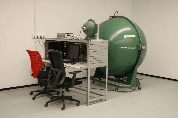 Integrating sphere test at Totron factory